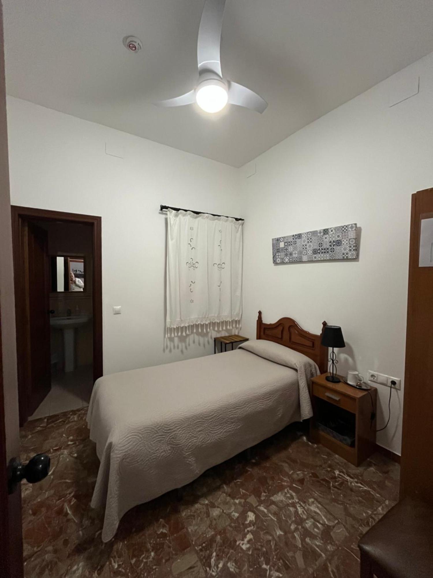 Pension Los Arcos Kordoba Bagian luar foto