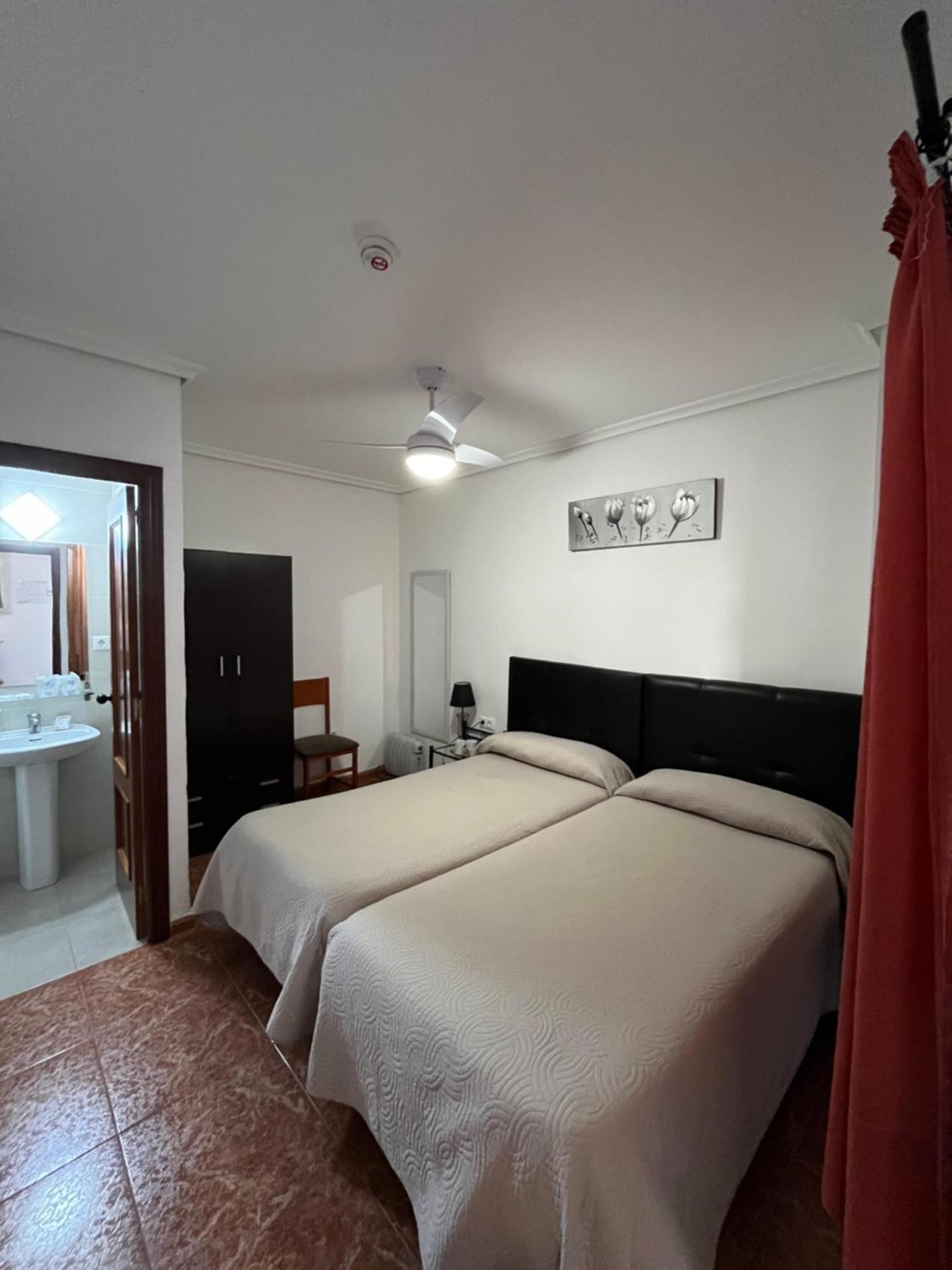 Pension Los Arcos Kordoba Bagian luar foto